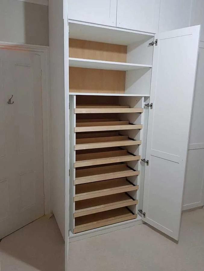 Wardrobe / Shoe Storage — Battle