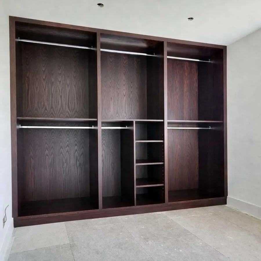 Walk=In Wardrobe — Crowborough