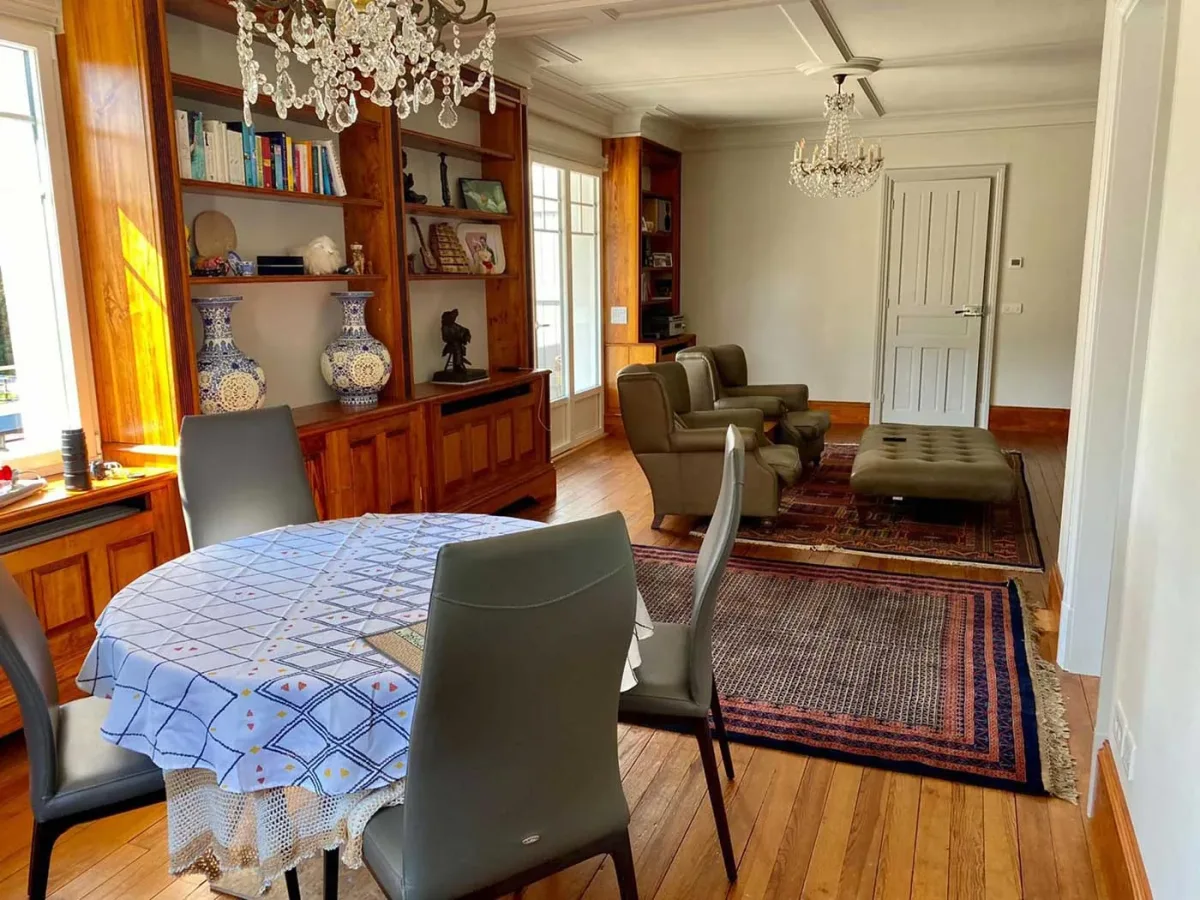 Bookcases — Private
